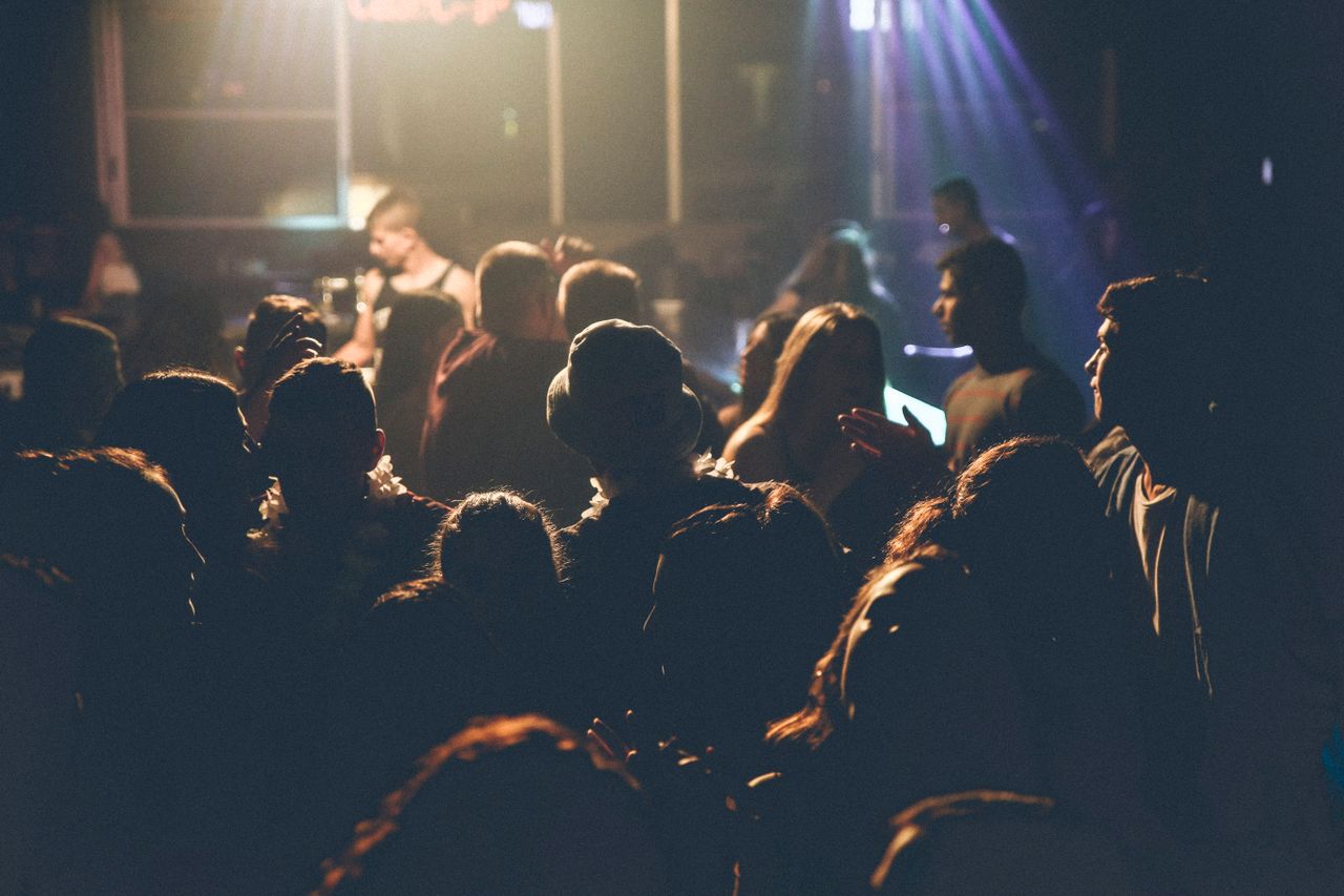 Diffusion de musique : ce que dit exactement la réglementation et ce que contrôlent les autorités